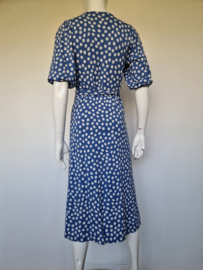 Juffrouw Jansen overslagjurk. Maat S. Blauw