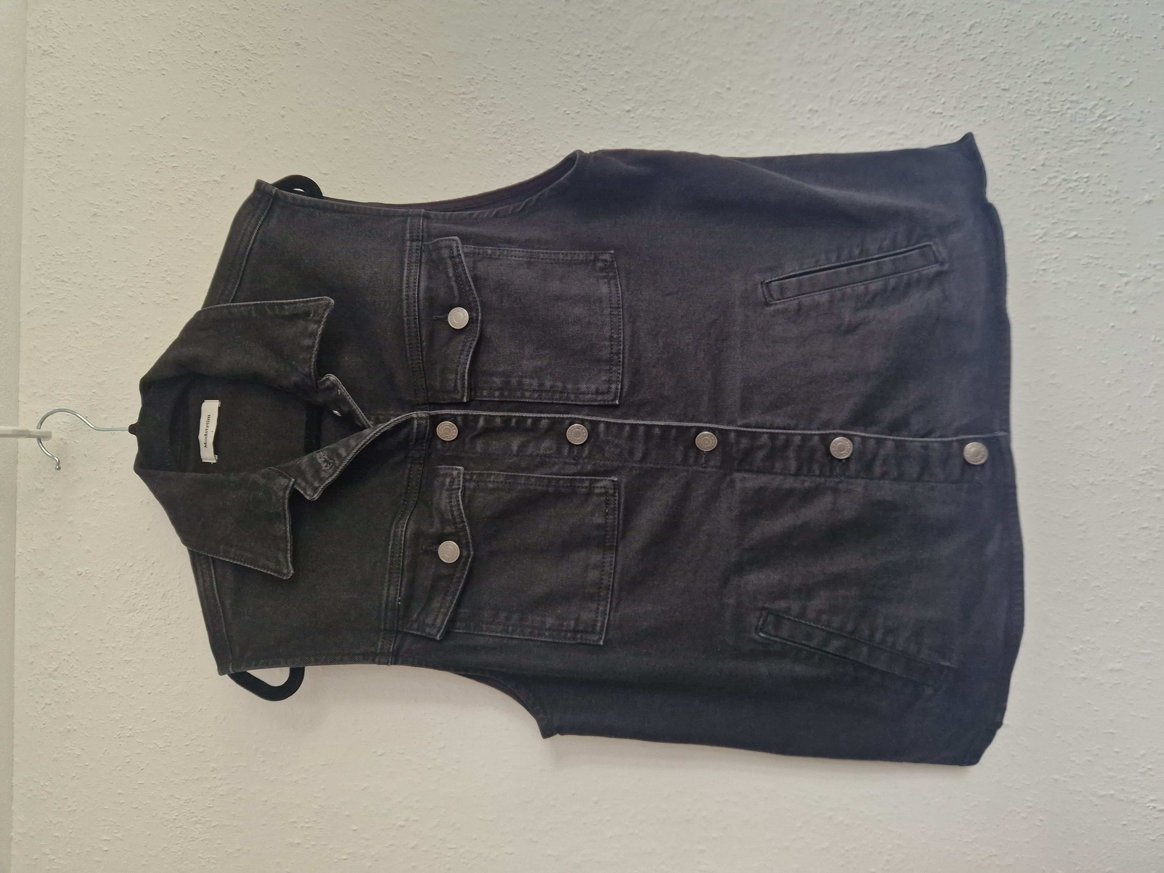 Modström gilet Nour. Maat S. Zwart/denim.