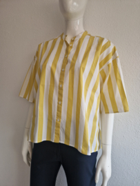 Closed blouse. Maat S/M. Geel/wit gestreept.