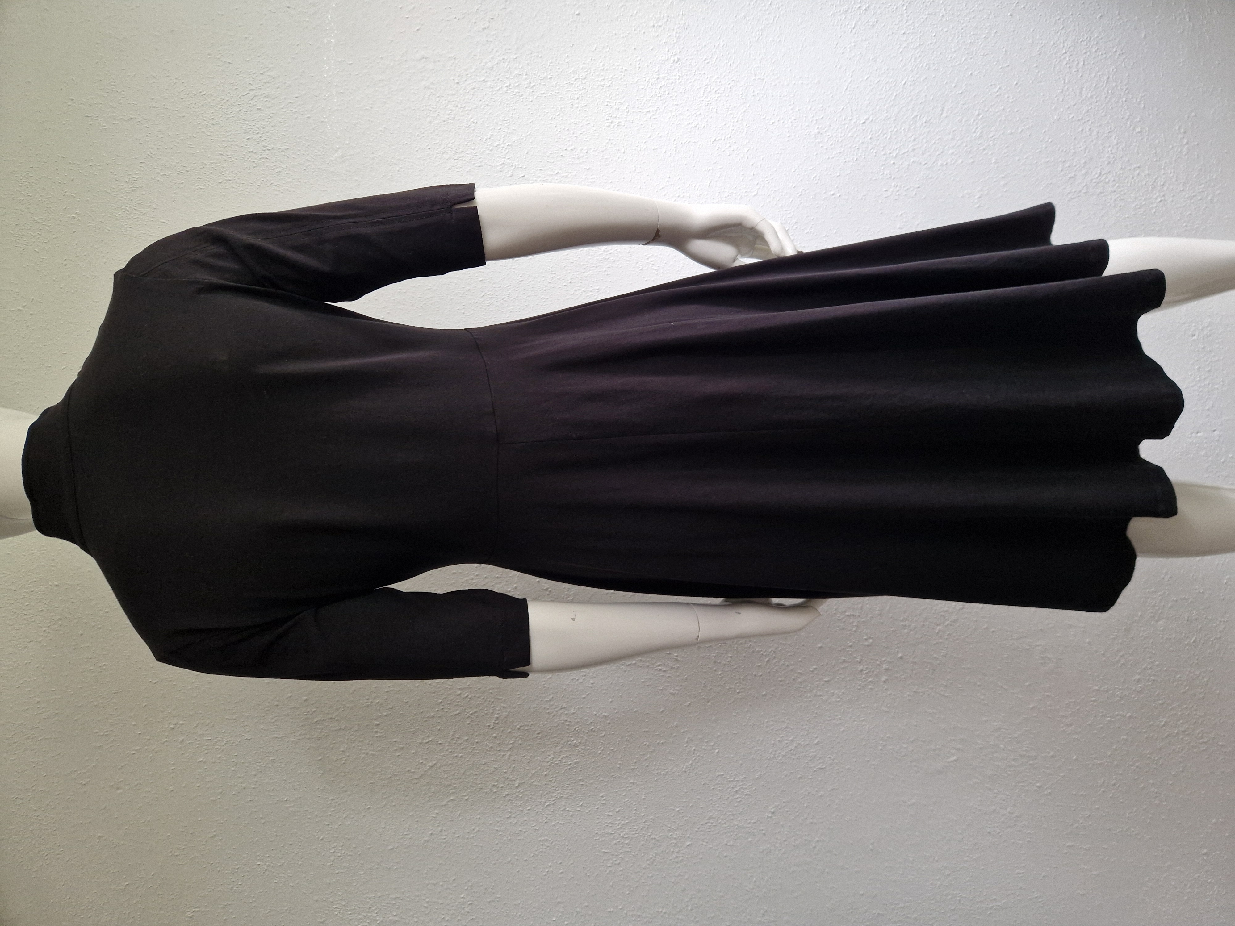 Lien & Giel jurk. Maat L. Zwart/borduursels.
