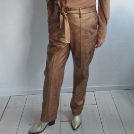 Studio Anneloes pantalon. Maat L. Goud/vegan leather.
