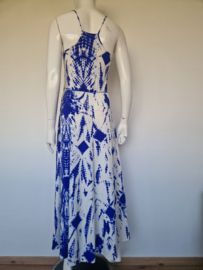 Essentiel Antwerp Viajar jurk. Blauw/wit. Maat M.