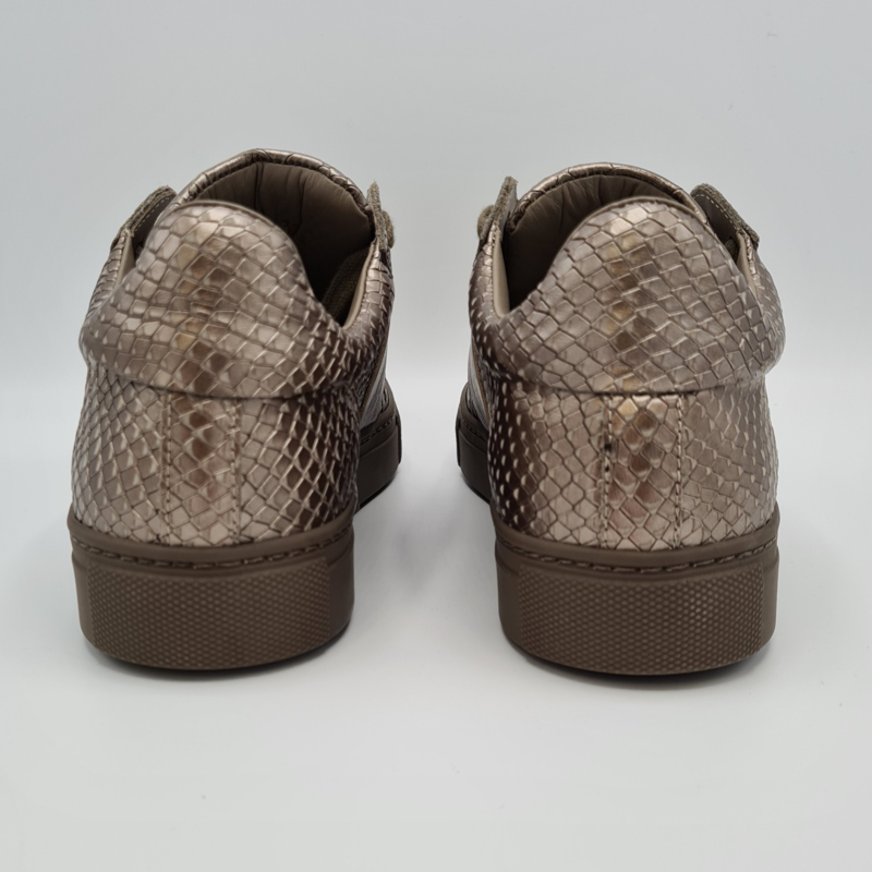 Stokton sneakers. Mt. 38. Metallic/leer. | Sneakers/ wandelschoenen |  verhip-vintage.nl