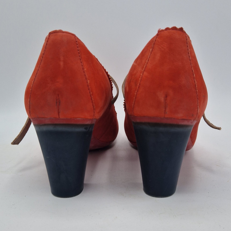 Camper pumps met enkelbandje. Maat 40 Rood leer