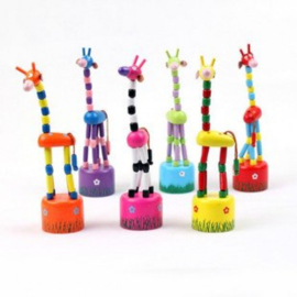 H 040 ( wooden pushing puppet giraffe )