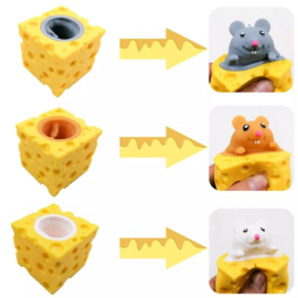 MA 008 ( pop-up cheese mouse ) ----- 24 pcs in display