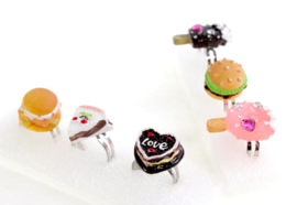 ER 02 ( snack ring ) ----- 24 pcs in display