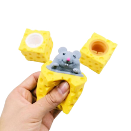 MA 008 ( pop-up cheese mouse ) ----- 24 pcs in display