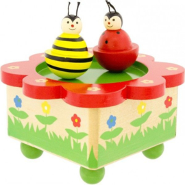 MD 003 ( music box dancing ladybird and bee )