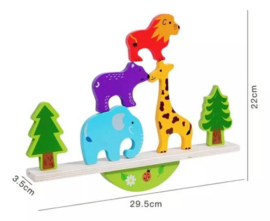 H 039 ( woodeen animal balance )