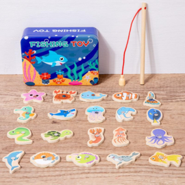 H 036 ( fishing toy in tin box )