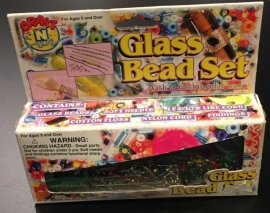 PI 005 ( glass bead set friendship )