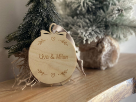 Houten kerstbal gepersonaliseerd | Wij hebben de liefste oom