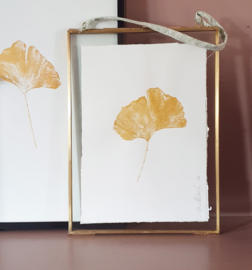 Gouden Ginkgo afdruk in vintage messing lijst - GROOT