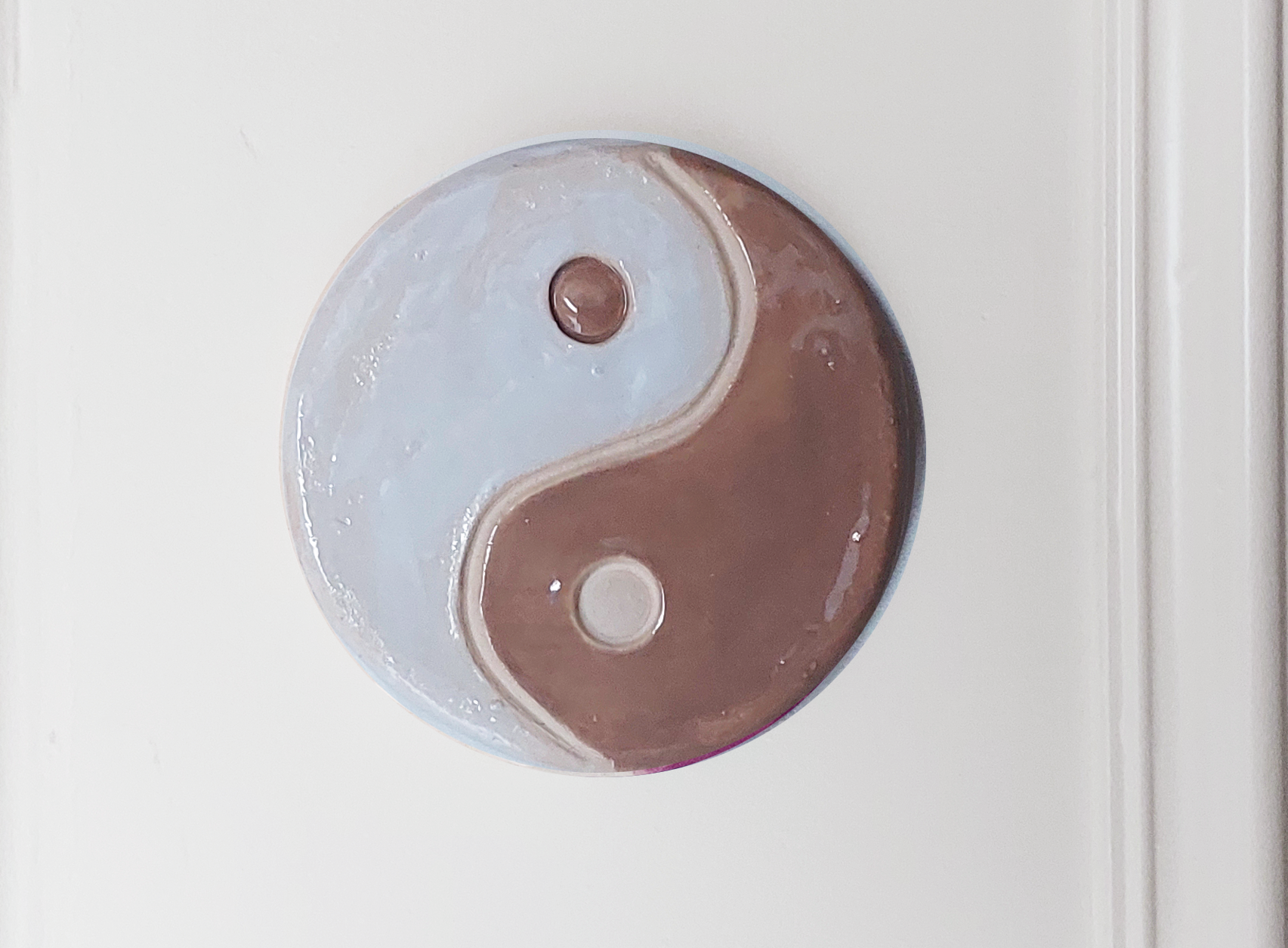 Wandhanger Yin en Yang - Taupe