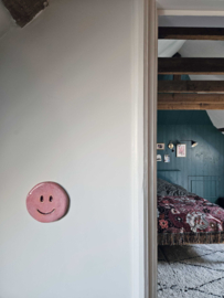 Wandhanger Smiley - Roze & Wijnrood