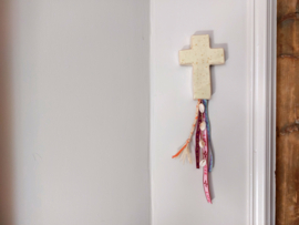 Keramiek kruis  - wandhanger