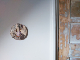 Wandhanger Smiley 10 cm - Marmerlook - 24 krt goud