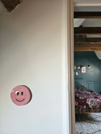 Wandhanger Smiley - Roze/zwart