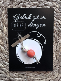 Geluk zit in de kleine dingen kaart + gelukspop ORANJE