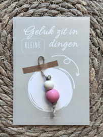 Geluk zit in de kleine dingen kaart + gelukspop BLAUW