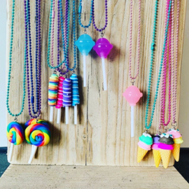 Bolletjes ketting met coole bedel