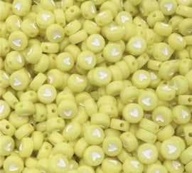 Fluor gele  hartjes 7 mm 50 stuks