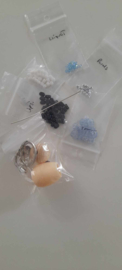 Pakket "MissLipsi"®ParPuca®Beads  Kleuren: Blauw-Wit-Silver