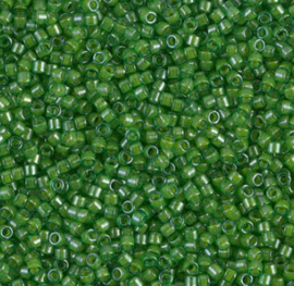 Delica 274 Lined Pea green Luster