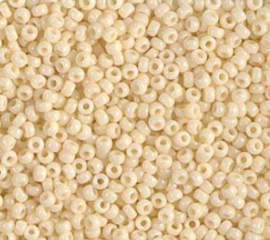 Miyuki 11-492 Opaque Dark Cream