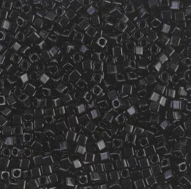 Miyuki Cube 401- Opaque Black