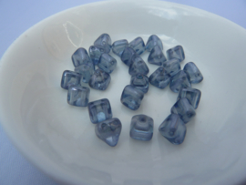 2-Hole Pyramide 6mm Crystal Blue Lustred 14464