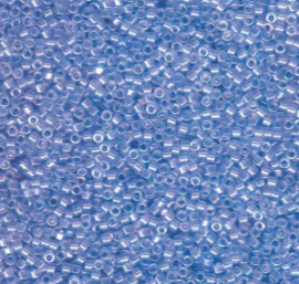 DB1475 Transparant Pale Sky Blue Luster