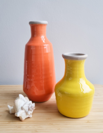 Vaasjes oranje en geel