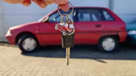 Citroen sleutelhanger AX retro rood