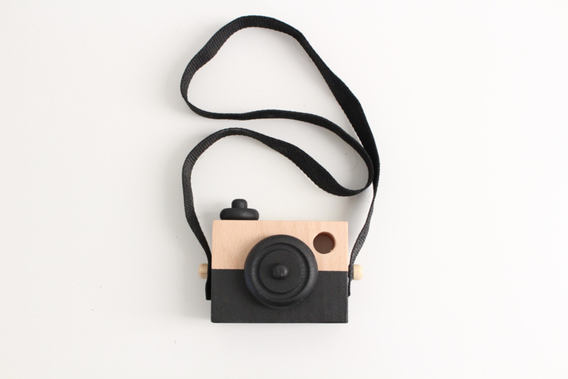 kop prachtig Joseph Banks Manowoods Houten speelgoed camera (zwart) | Manowoods | Things We Love | Dé  webshop for stylish moms & kids