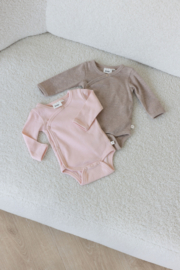 Feetje newborn wikkelromper roze