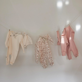 Dirkje newborn babysuit dusty pink