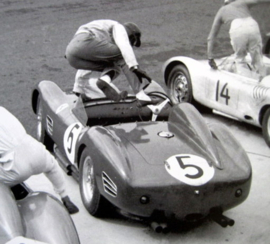 Aston Martin DBR1 #1 S.Moss/Ferrari 250 #5 D.Gurney/Porsche 718 RSK #18 E.Barth - Start 1000 Km Nürburgring 1959