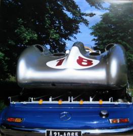 Mercedes-Benz 300 SLR #18 & Mercedes-Benz "Das Blauwe Wunder"