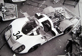 Porsche 908 - Pits Lemans 1968