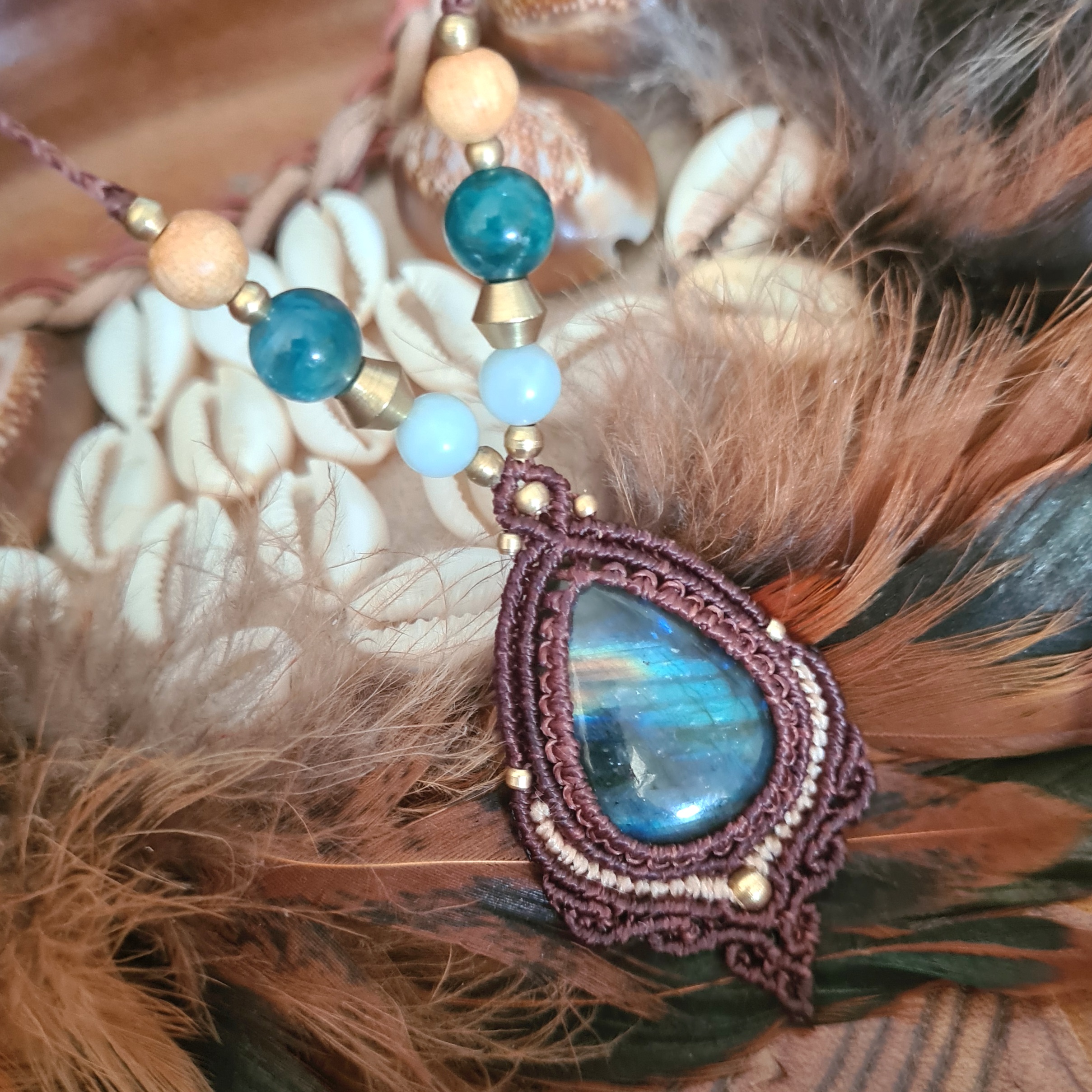 Macramé ketting Labradoriet