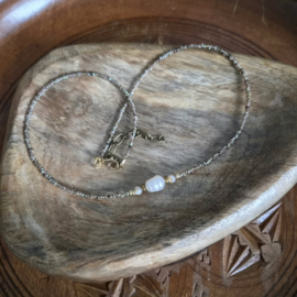 Ibiza Pearl Rocailles Picasso ketting (light smokey topaz )