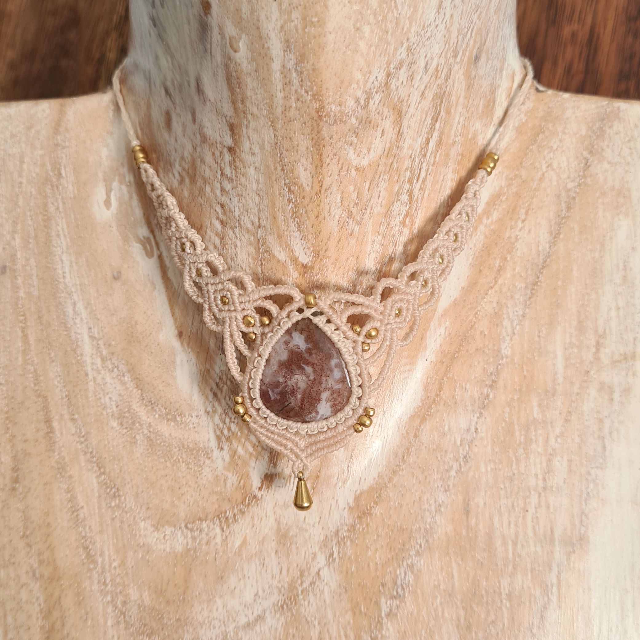 Macramé ketting Mosagaat