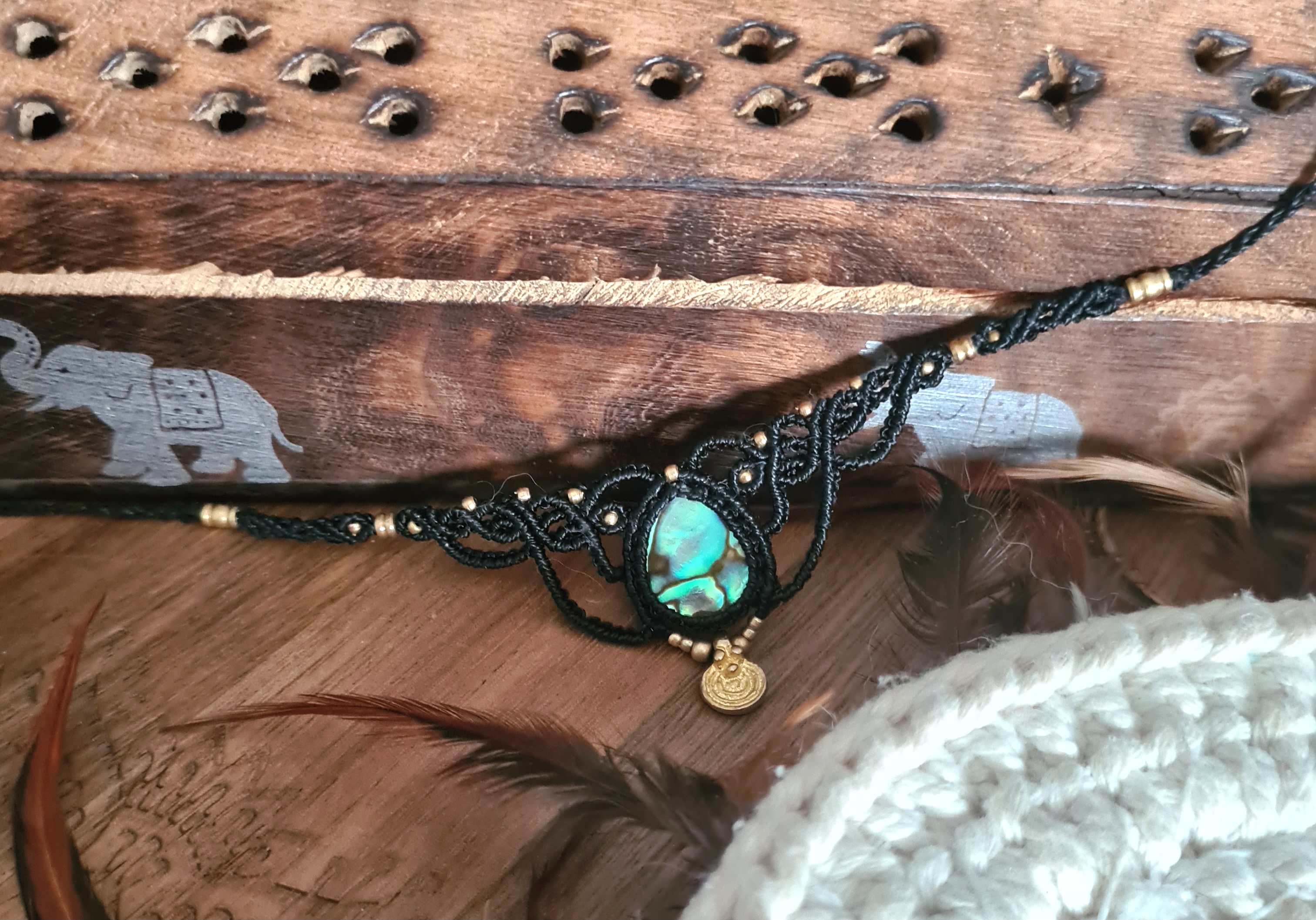 Macramé choker Abalone