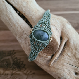 Macramé armband Labradoriet