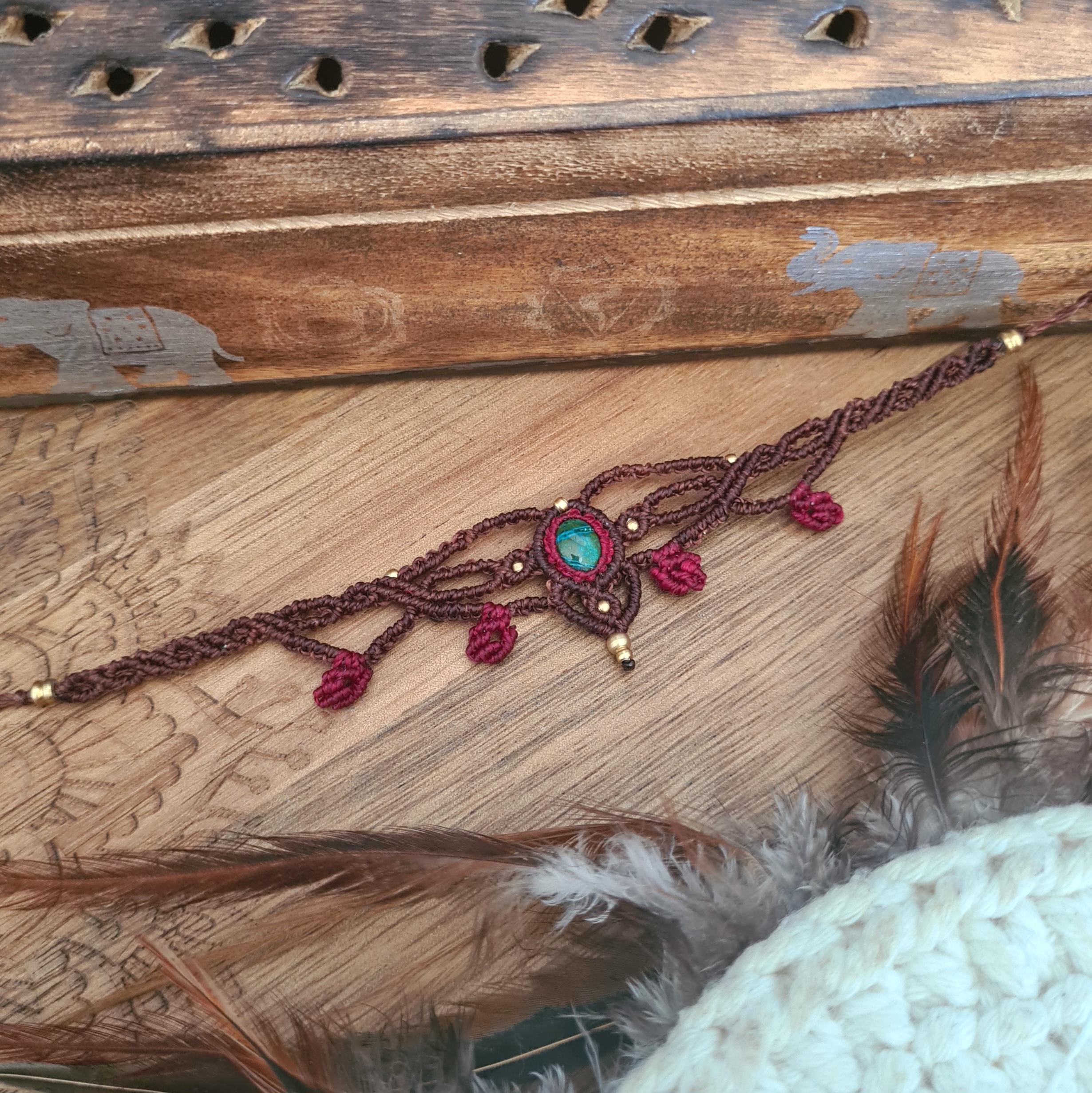 Macramé choker Chrysocolla "Leaves"