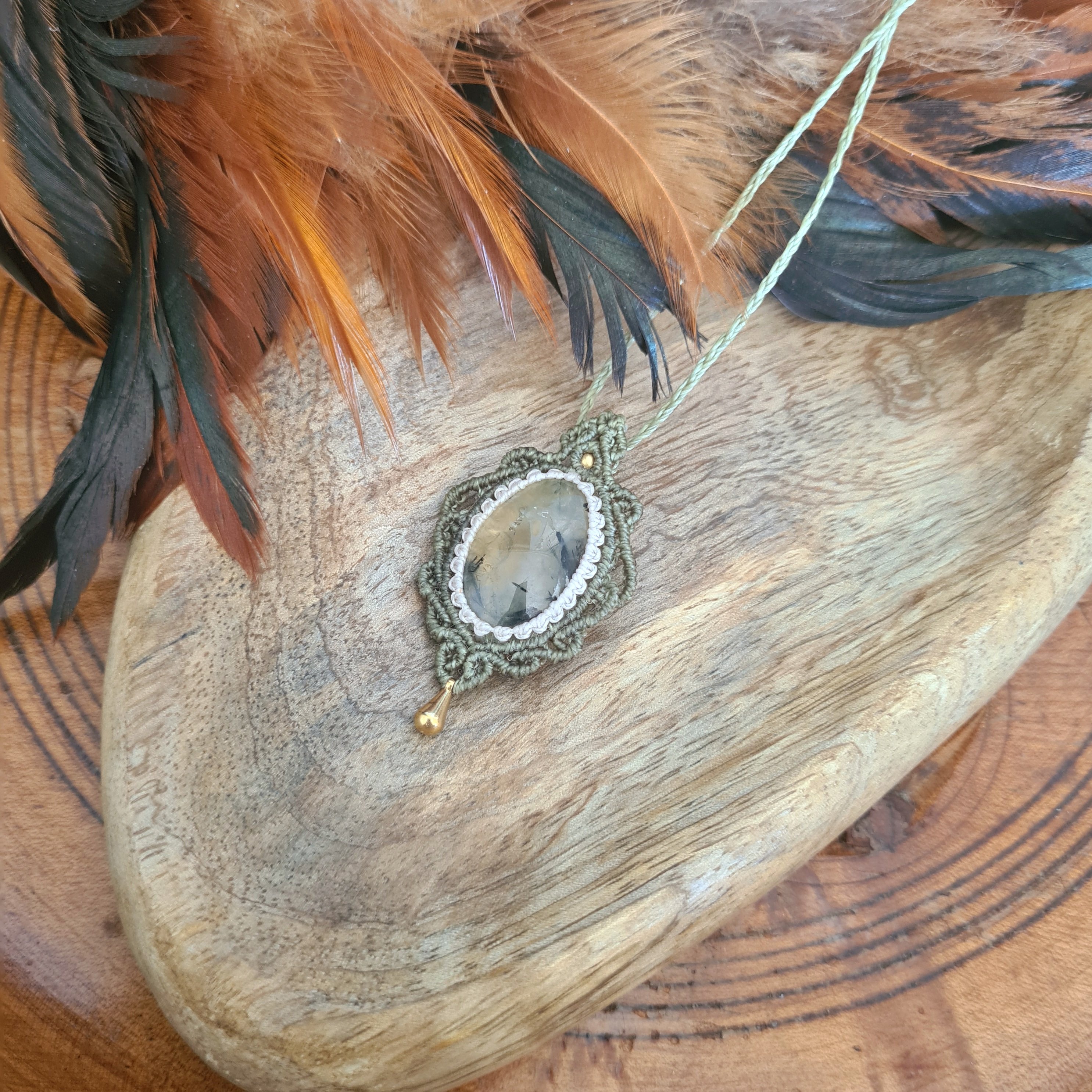 Macramé ketting Prehniet