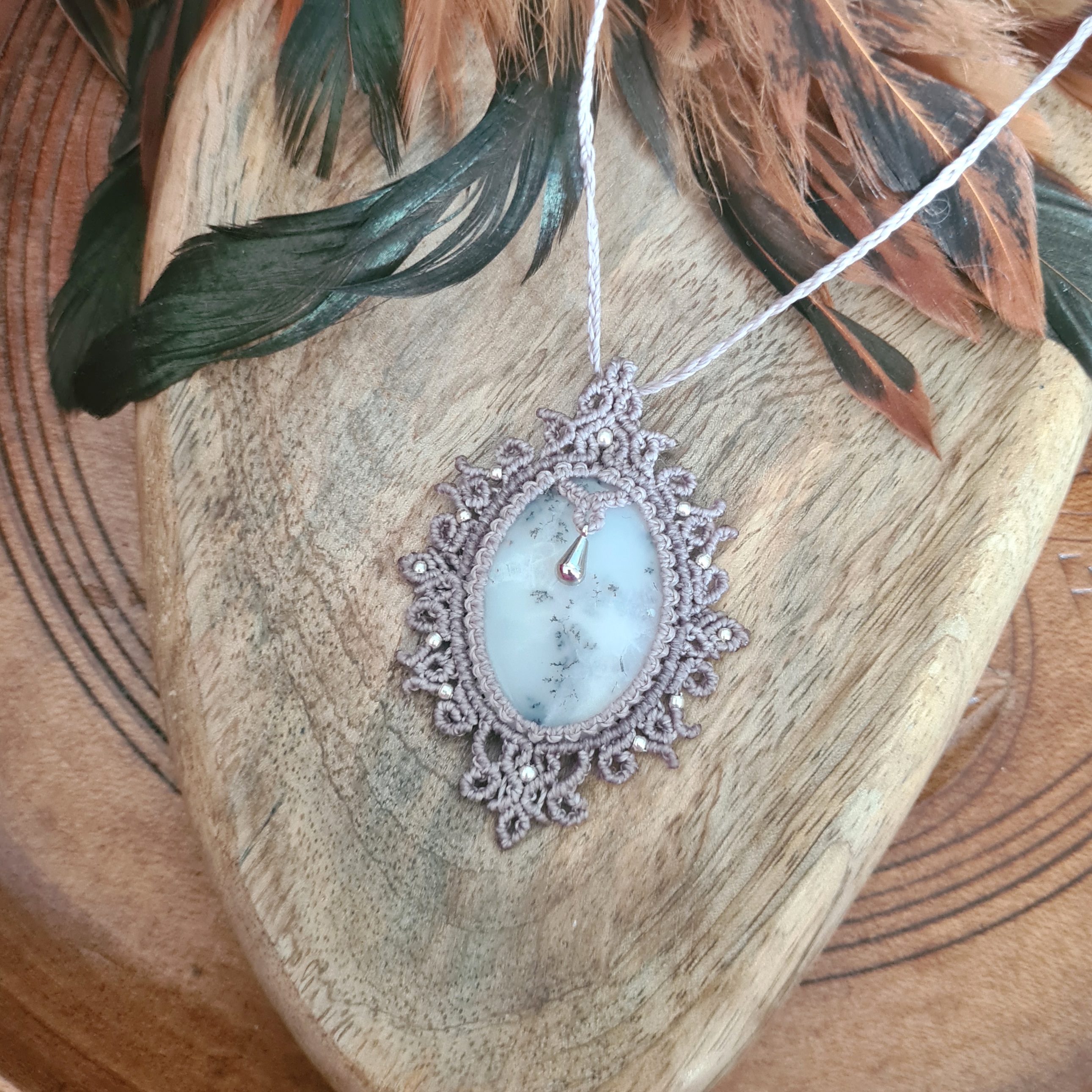 Macramé ketting Dendriet Opaal