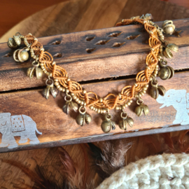 Macramé enkelbandje "Belletjes"
